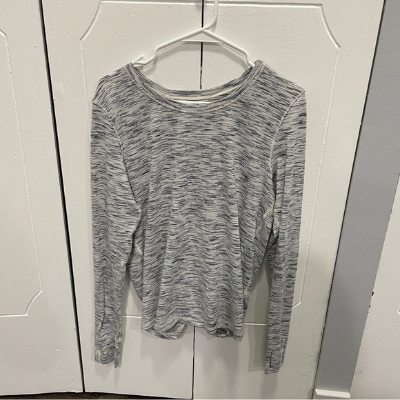 Lululemon Beat The Heat Long Sleeve - Picture 4 of 10